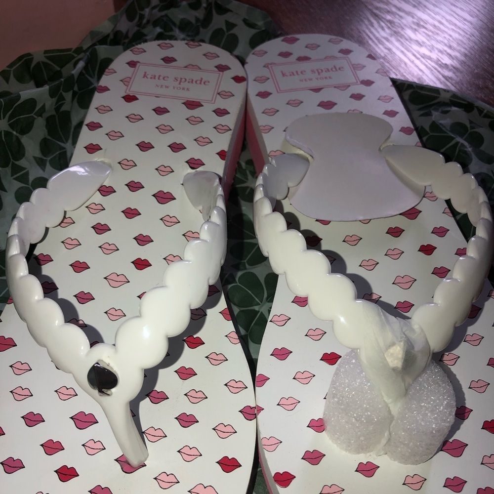 Designer Flip Flops - Picture 2 of 4